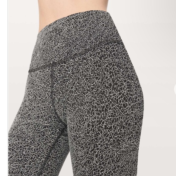 Lululemon Wunder Under Hi-Rise Tight 17" Crackle Jaquard Black White Size 4 - Picture 2 of 8